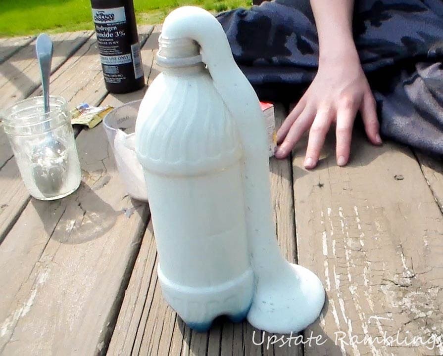 Elephant Toothpaste - Fun Kids Science Experiment - Upstate Ramblings