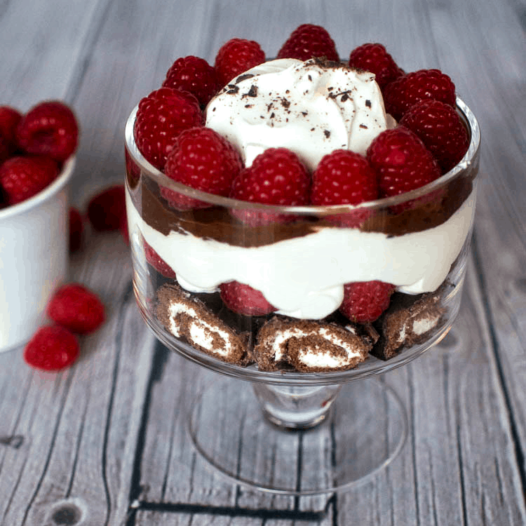 Chocolate Raspberry Ho Ho Trifle | Easy Dessert | Valentine's Day | HoHo | Trifle | 15 Minute Dessert
