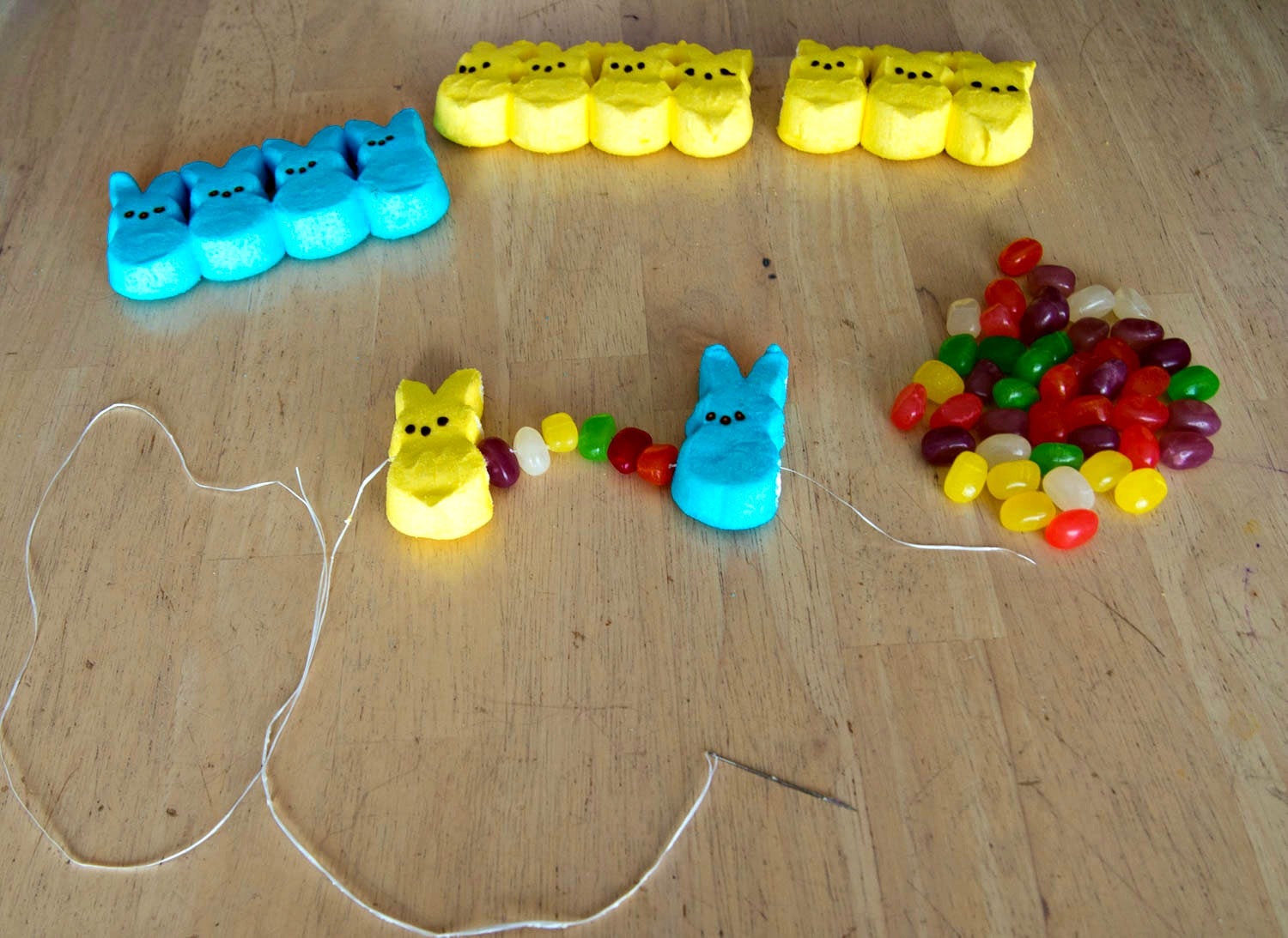 Easy Easter Garland made of Peeps and Jelly Beans