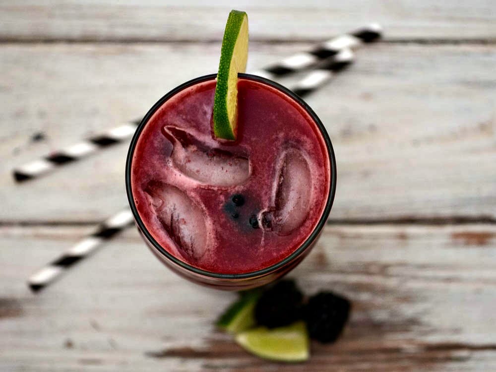 How to make limeade with fresh limes and blackberries