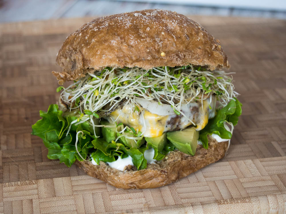 Sprouts and Avocado Burger - a tasty and different hamburger for your next picnic