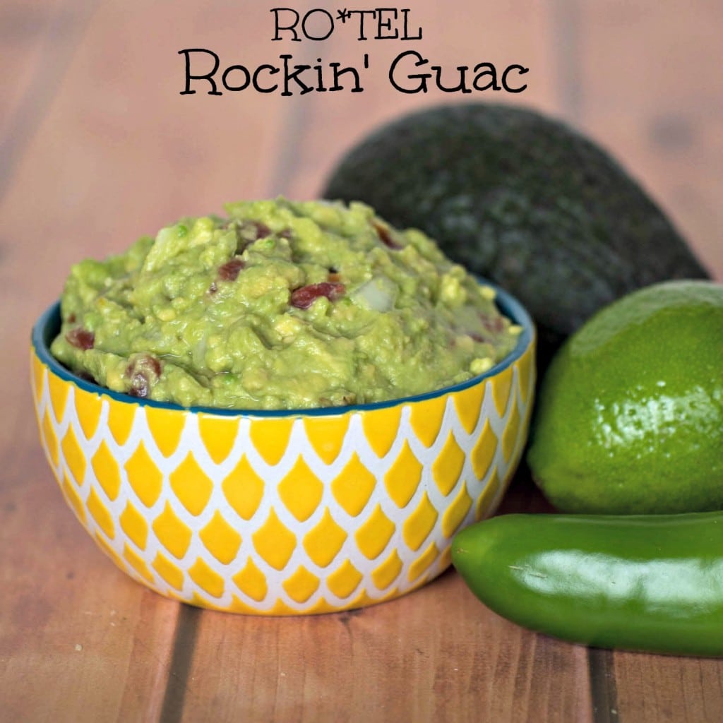 RO*TEL Rockin' Guac - An easy to make guacamole with tomatoes, chilies and lime! Perfect for Cinqo de mayo