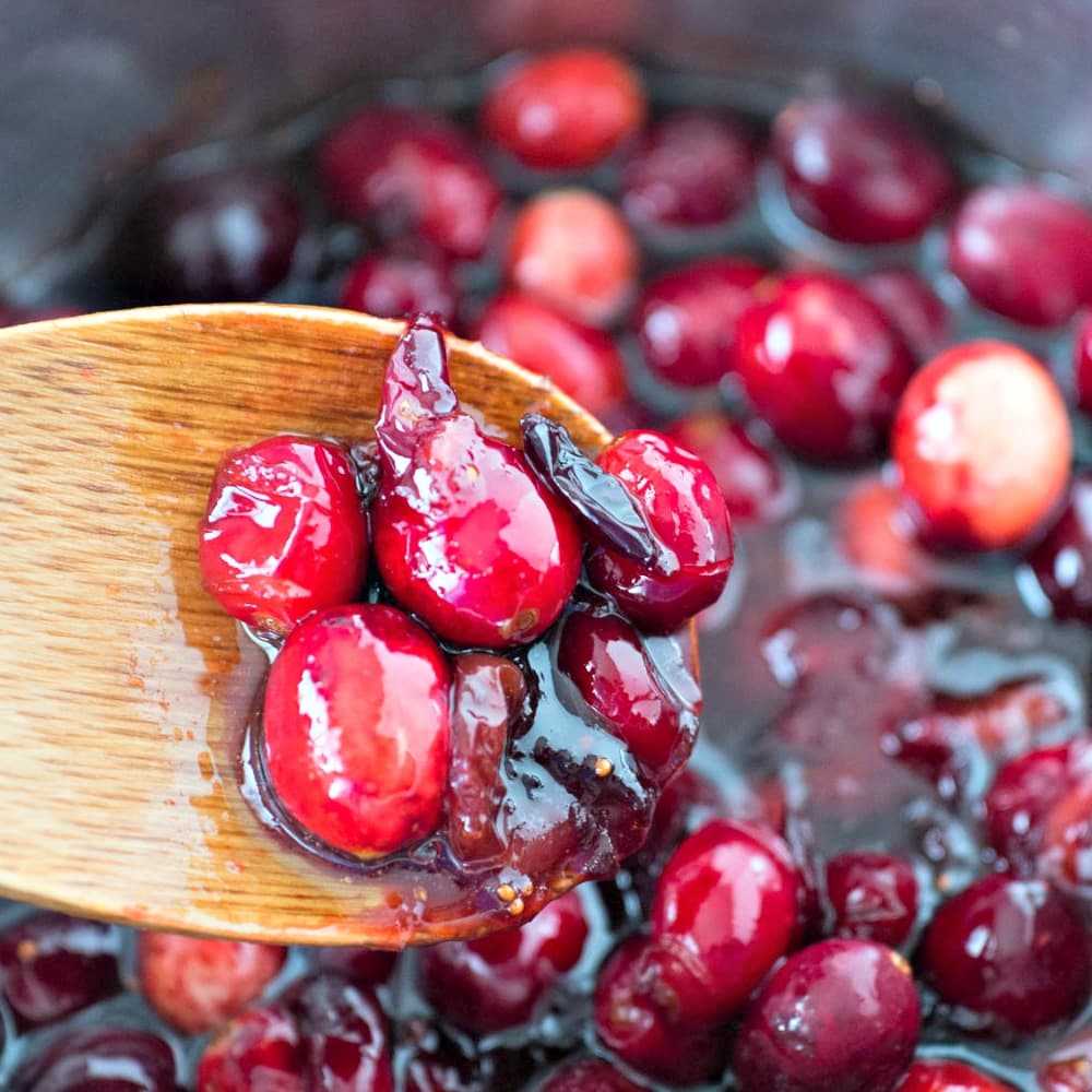 Cranberry Topping for Cranberry Cinnamon Roll Cake