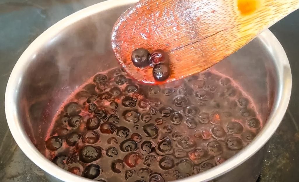 thickening the blueberry sauce