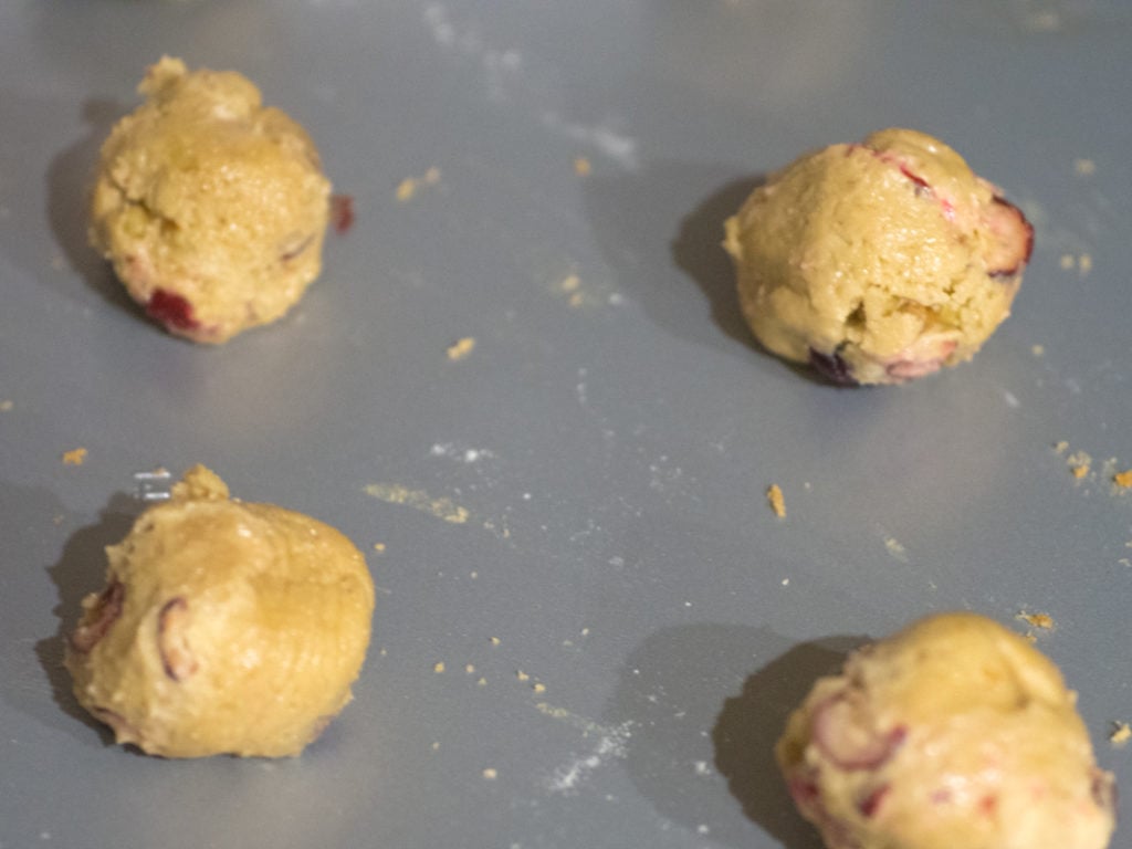 dough balls for making cranberry cookies