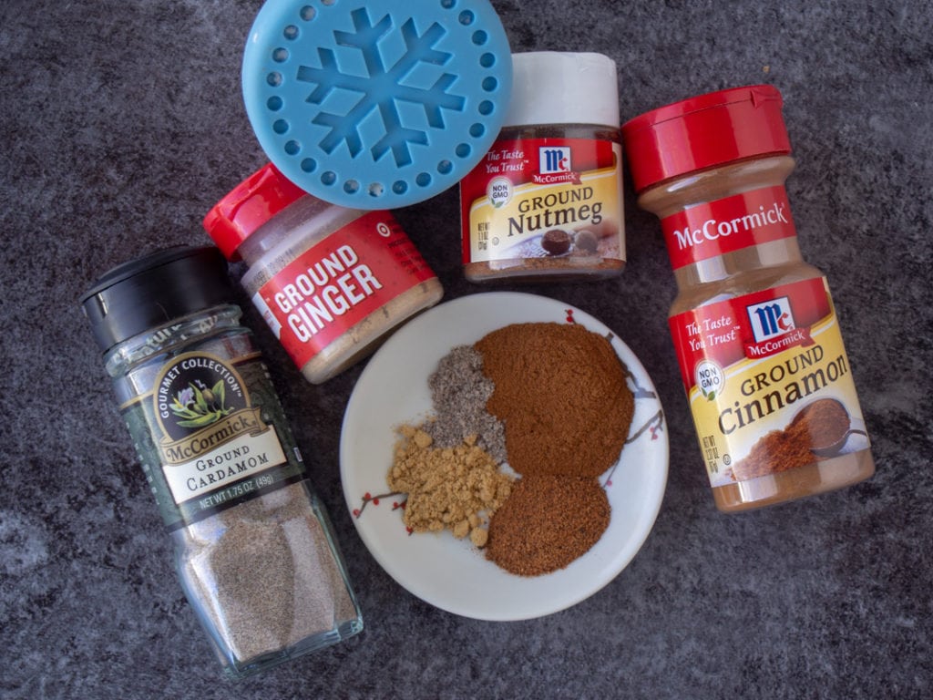 spices in speculoos cookies