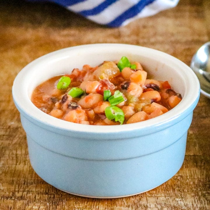 close up of Instant Pot black eyed peas in a bowl
