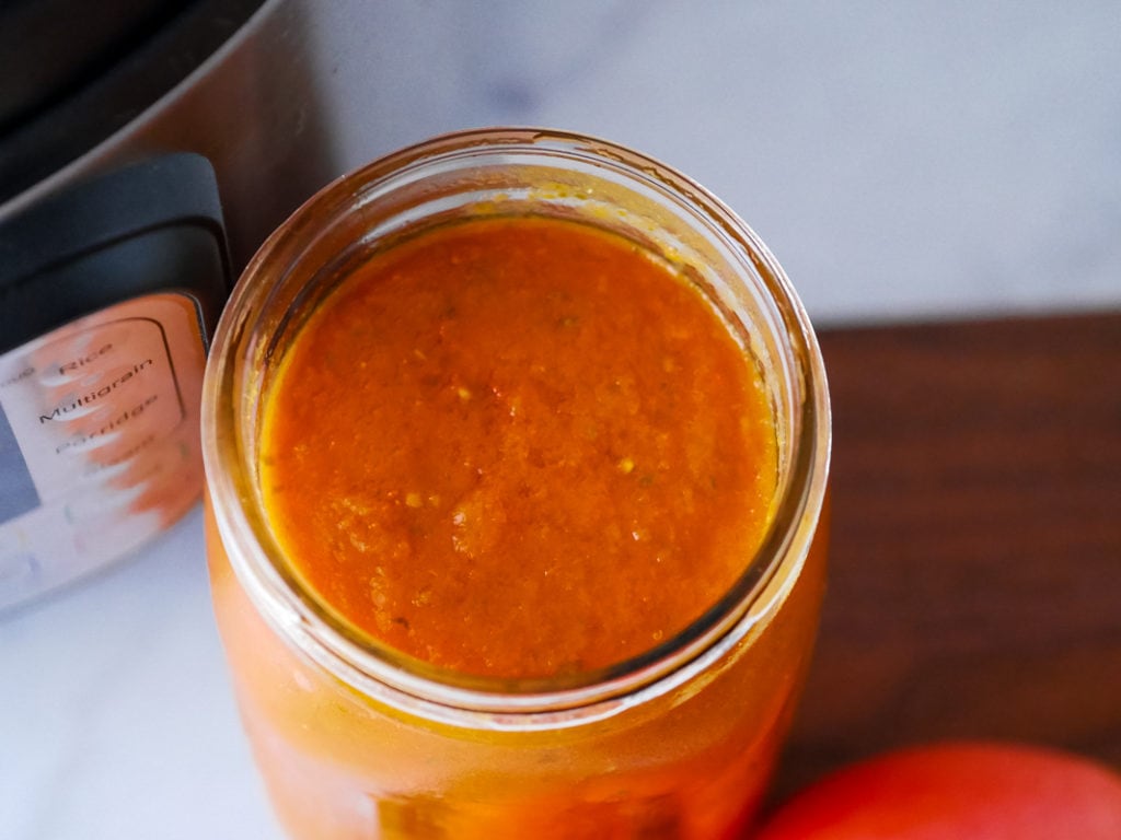 instant pot marinara sauce in a mason jar