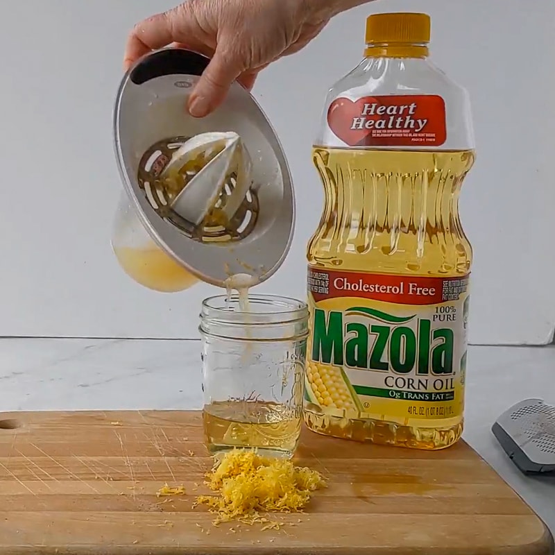 making a mariande with lemon juice and corn oil