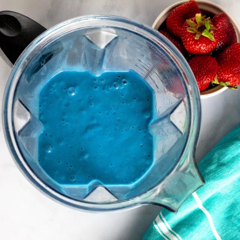 blue layer for patriotic smoothie in the blender