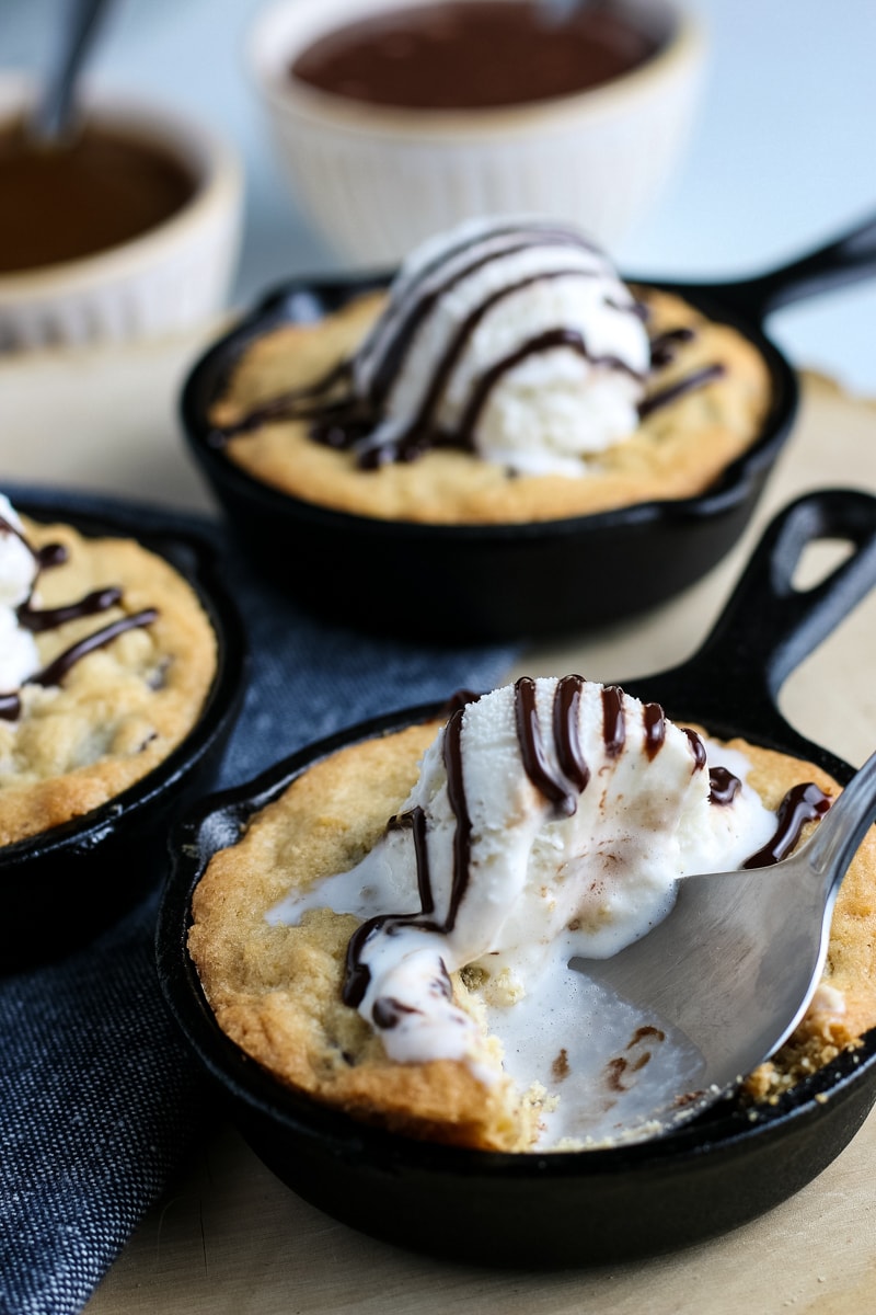 Skillet Chocolate Chip Cookie {Pizookie} - Two Peas & Their Pod