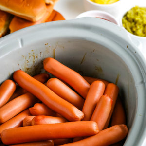 hot dogs in slow cooker with toppings