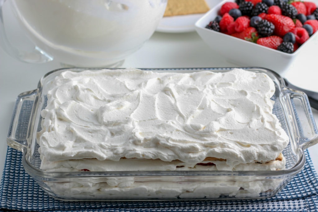 layer of whipped cream on top of icebox cake