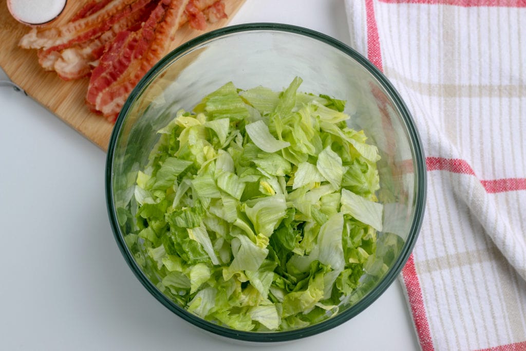 lettuce in the bowl