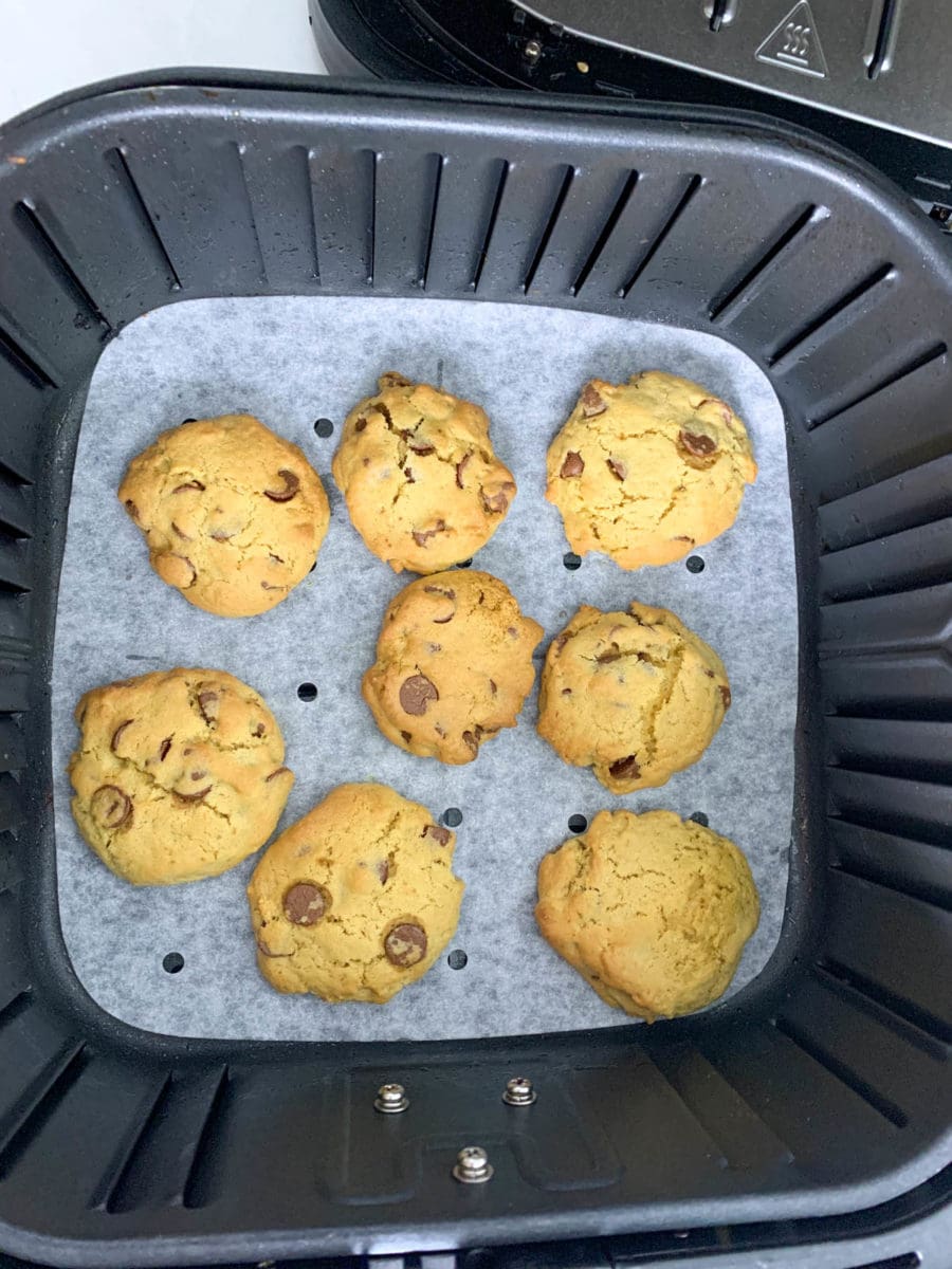 chocolate chip cookies in air fryer basket