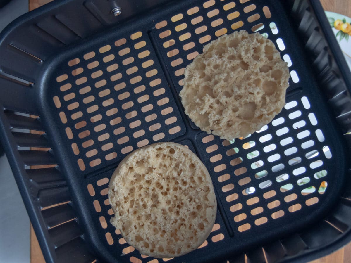 english muffin in air fryer basket