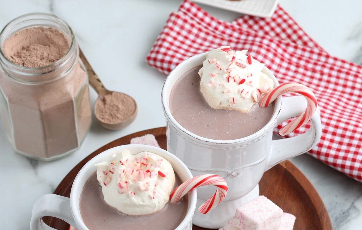 cups of peppermint hot chocolate