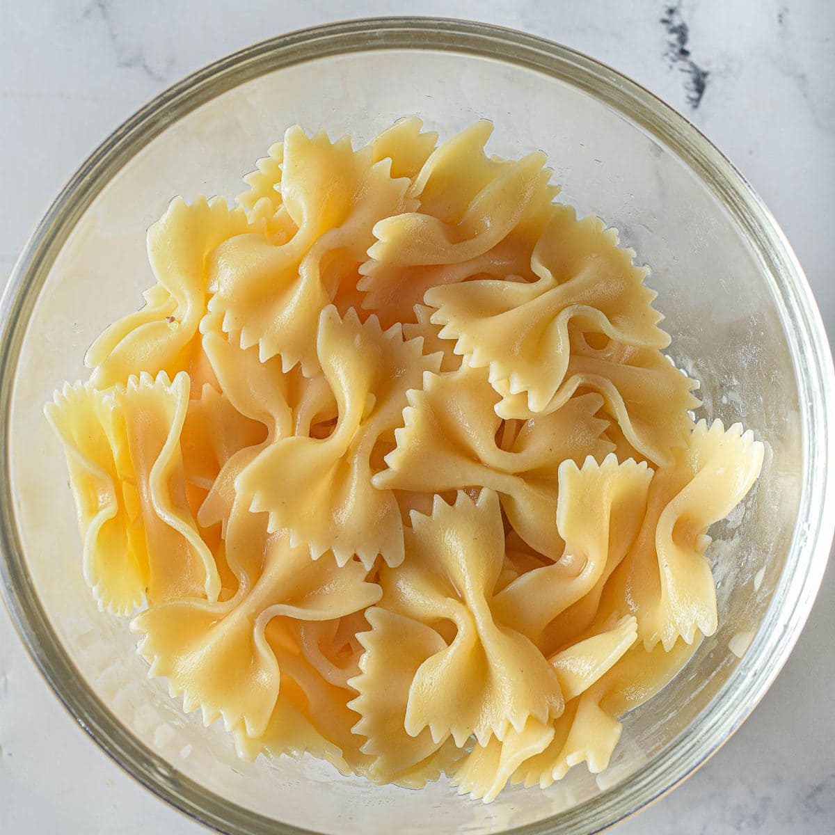 bowl of cooked farfalle