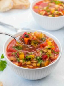 spoonful of olive garden minestrone soup