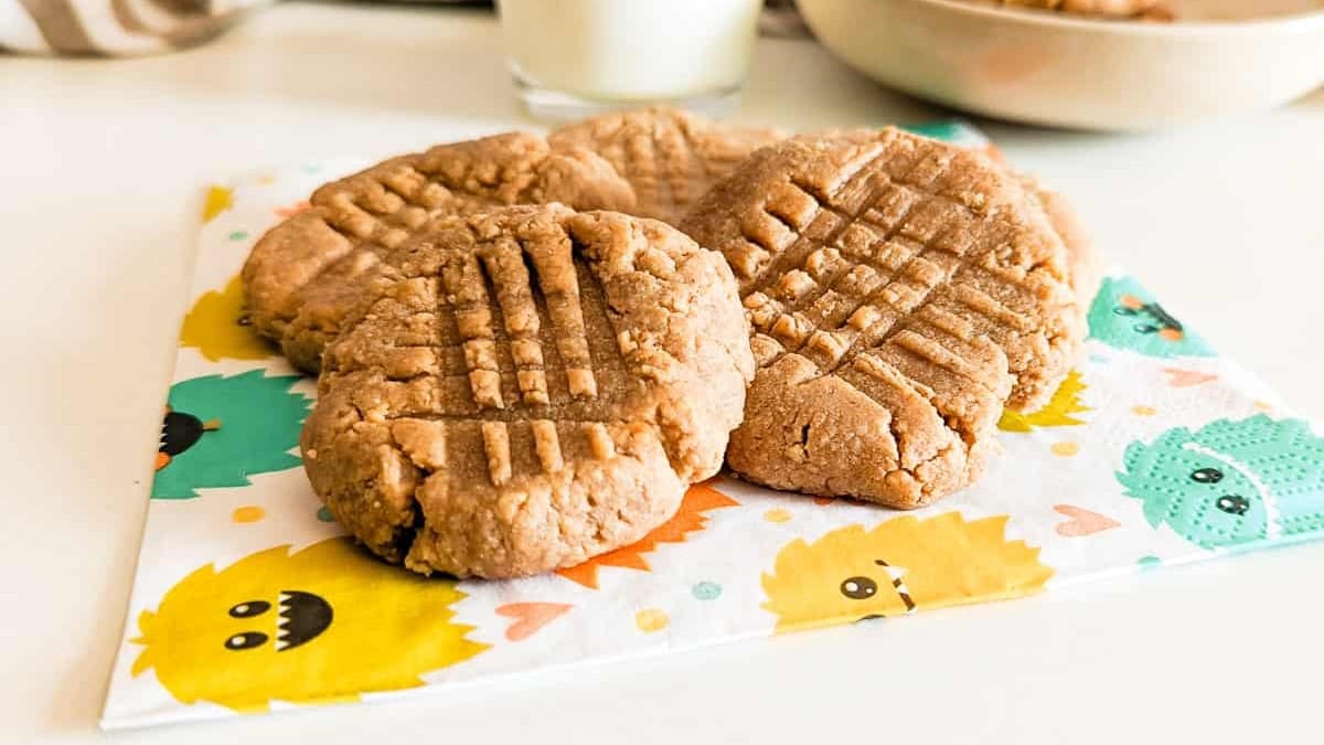 Air Fryer Peanut Butter Cookies. Photo credit: We Eat At Last.