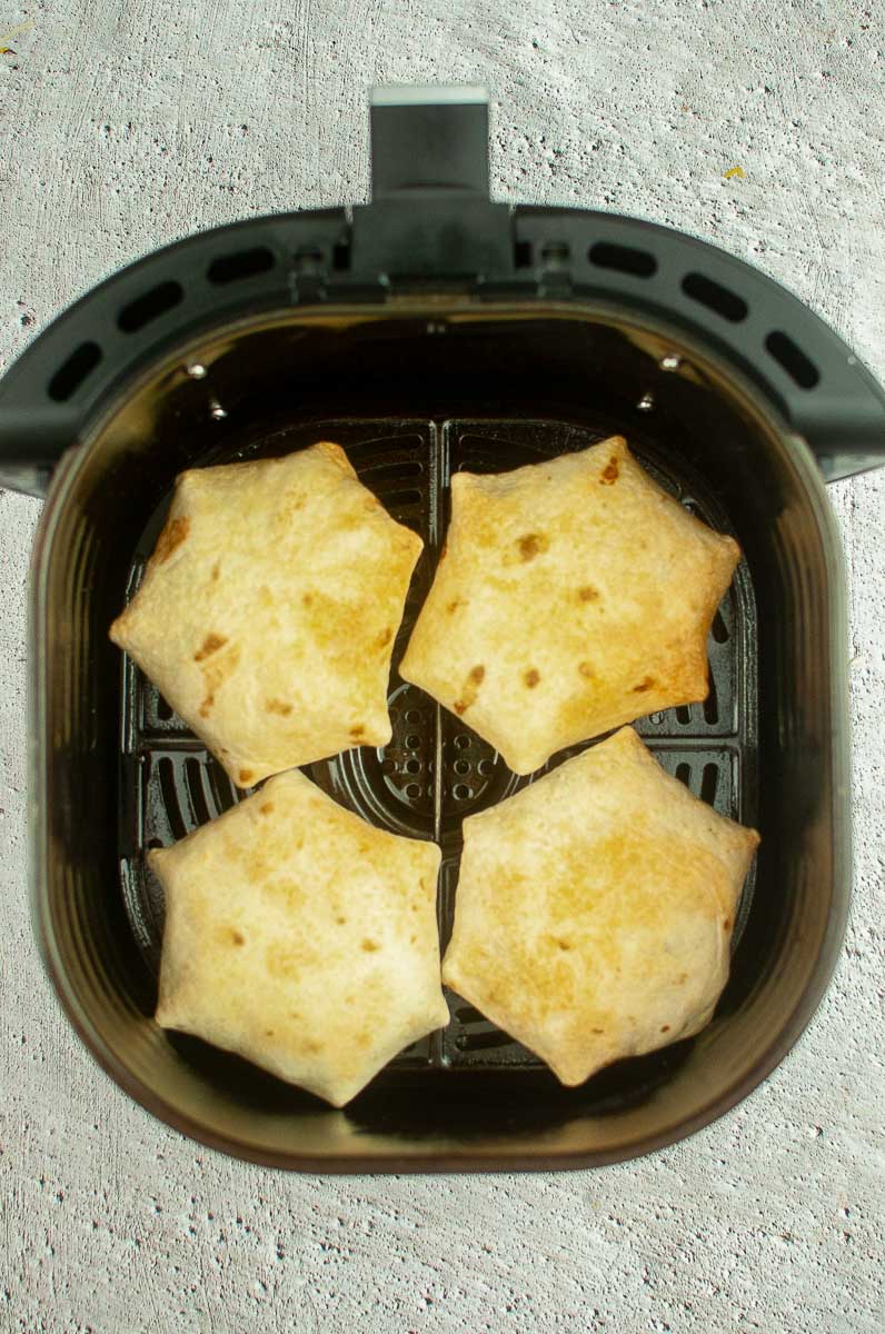 taco bell breakfast crunchwrap in an air fryer.
