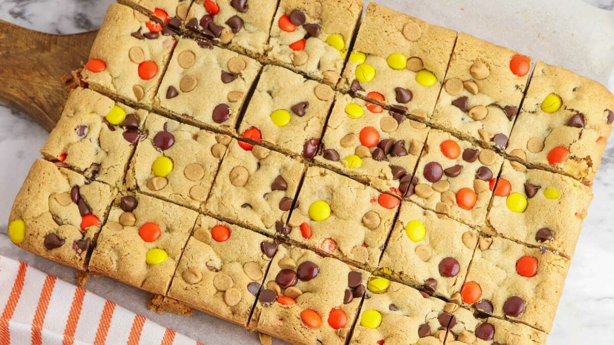 Top view of Reeses pieces bars.